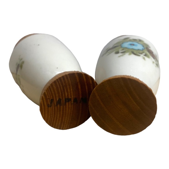 VTG RARE 1950’s Teak Wood & Ceramic Shabby Chic Floral Salt & Pepper Shakers - Picture 7 of 7
